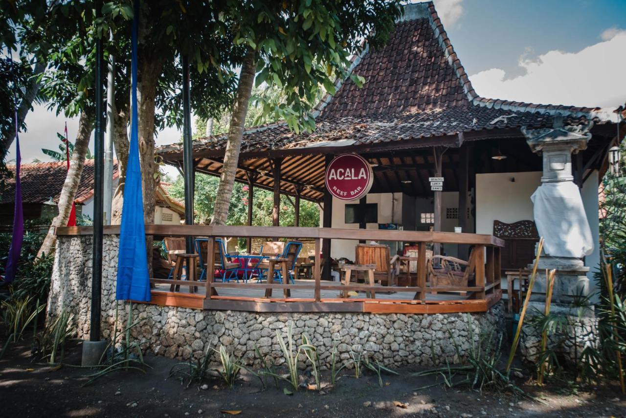 Acala Hostel & Reef Bar Toyapakeh Exterior photo