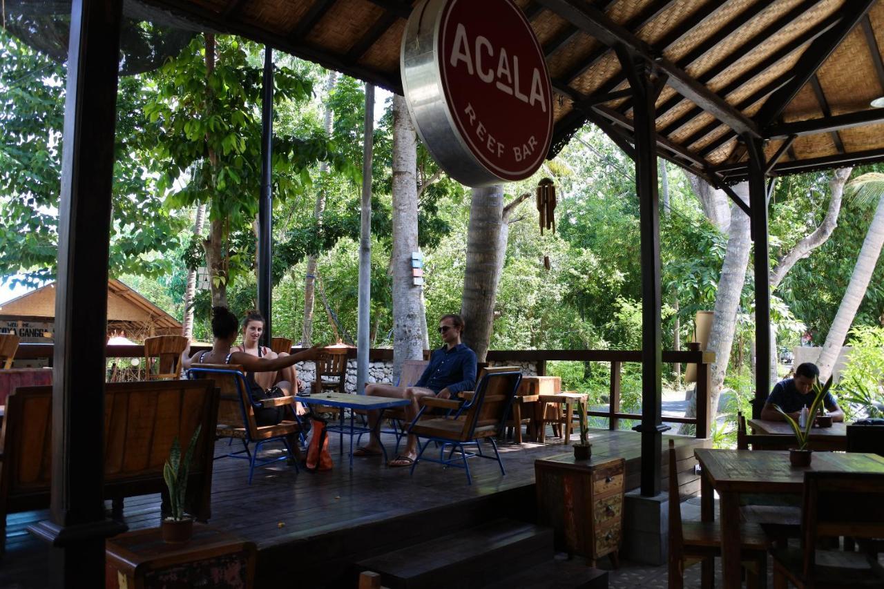 Acala Hostel & Reef Bar Toyapakeh Exterior photo